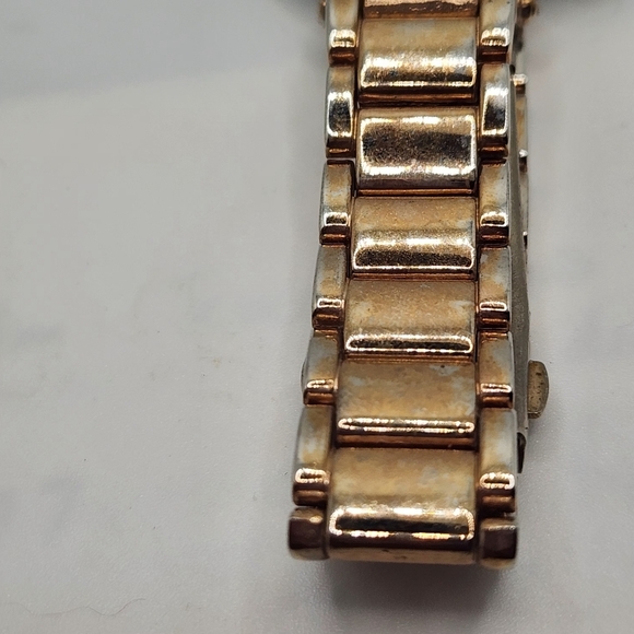 ADRIENNE VITTADINI ROSE GOLD CHRONOGRAPH CRYSTAL ACCENT WOMENS WATCH - Picture 5 of 9